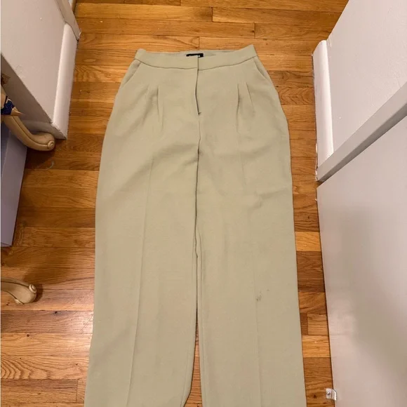 Express two piece green tea suit - Picture 3 of 6